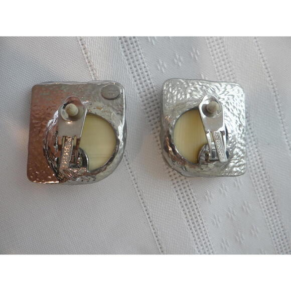 Vintage Les Bernard Signed Silver Tone and Cream Clip-On Earrings Lot 3 - Picture 5 of 9